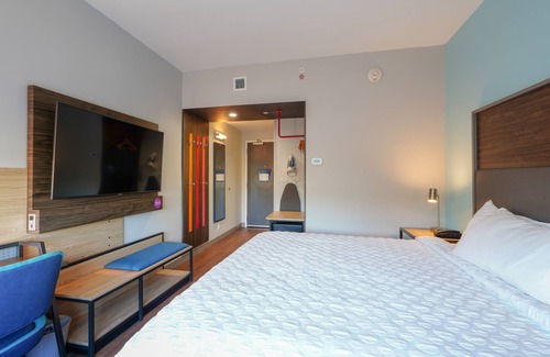 Lake City Hotel | Tru by Hilton Lake City