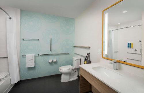 The Roads Hotel | Tru By Hilton Miami West Brickell