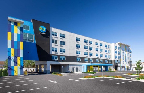 Midtown Ocean City Hotel | Tru By Hilton Ocean City Bayside, Md