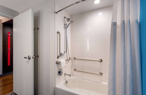 New River Hotel | Tru by Hilton Radford, VA