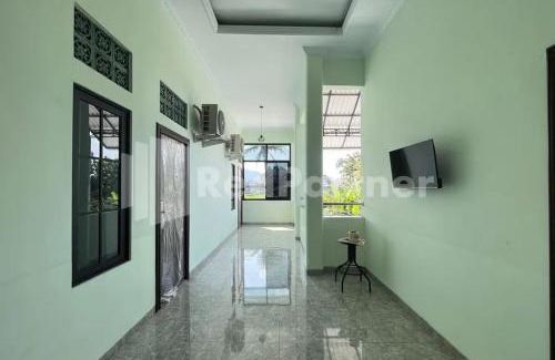 Mertoyudan Hotel | Trubus Guesthouse Syariah Magelang mitra RedDoorz