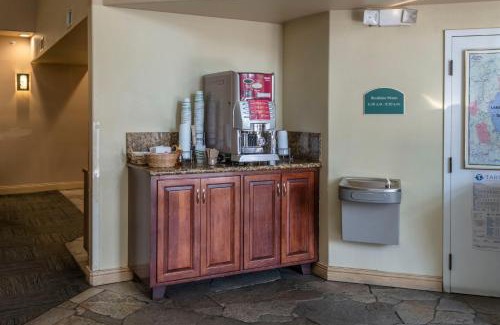 Truckee Hotel | Truckee Donner Lodge