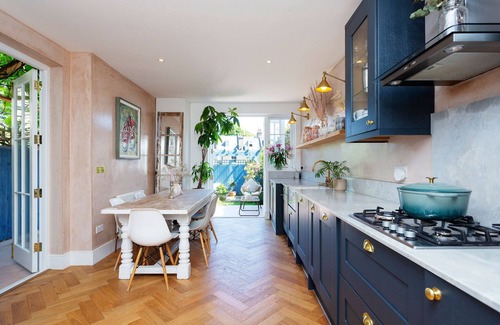 Hillrise House | True Romance, by Veeve