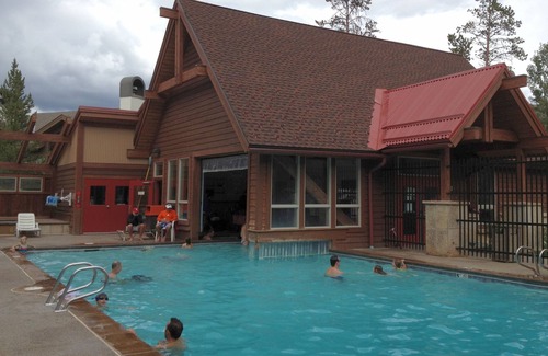 Four O'Clock Condo | True Ski-In & Out- Chair Across the Street /Spacious Condo/Weekly Discount