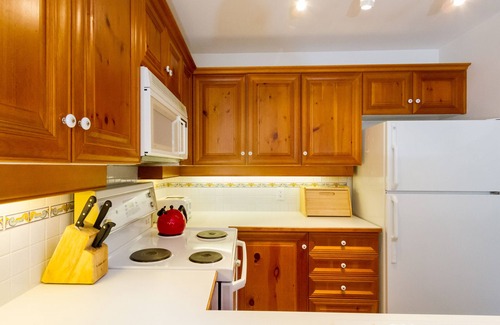 Upper Village House | True Ski in/Out *LOCATION* 4 Bedroom Property Slope Side!