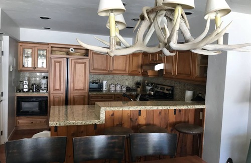 Crested Butte Condo | True Ski-in/Ski-out Luxury 3-Br Condo