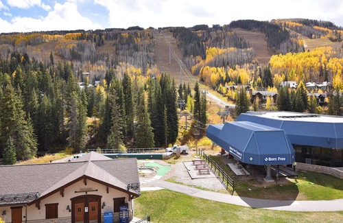 Vail Condo | True ski-in/ski-out directly at the base of Vail Mountain. Outdoor pool!