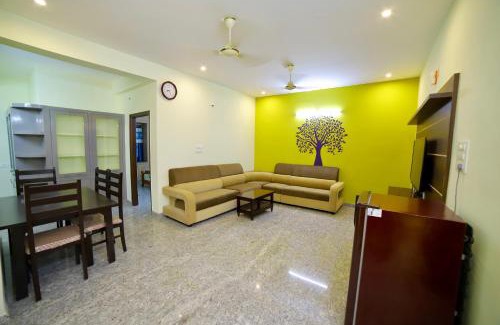 Tirupati Apartment | TrueLife - Railway station - On way to Balaji Temple - Breakfast included - Large 2BHK AC Apartments - Enjoy morning Coffee Tea Milk - Modular Kitchen - Fast WiFi, Jio Smart TV - Easy access to all Temples - Travels - TrueLife's service with lots of Love