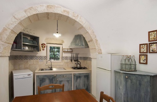 Martina Franca House | Trulli Valle d'Itria - Trulli del Melograno with 5 beds and large swimming pool