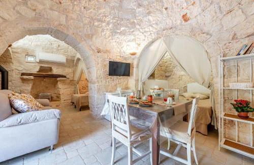 San Vito dei Normanni Villa | Trullo Delle Ginestre Private Pool - Happy Rentals