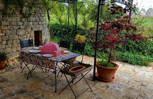 Cisternino Villa | Trullo in the woods, a few steps from a hiking and cycling trail