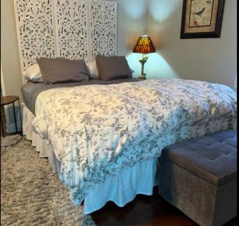 Shelby Hills House | Truly Central Private Guest House