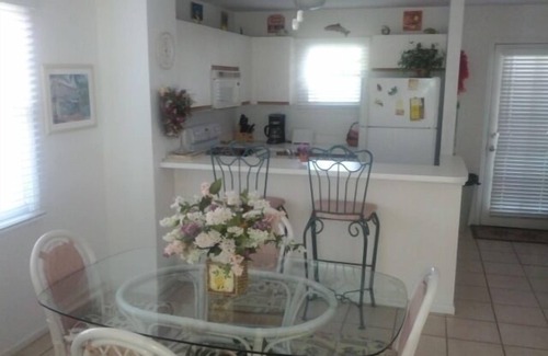Bahama Village House | Truman Annex - Beautiful Townhome - President's Lane