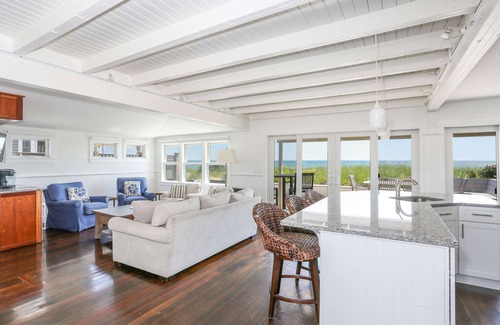 North Truro House | Truro Beachfront House For a Group!