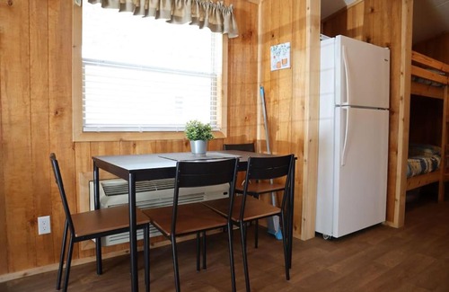 Steinhatchee House | Truth Harbors Cabin 2 - Downtown Steinhatchee