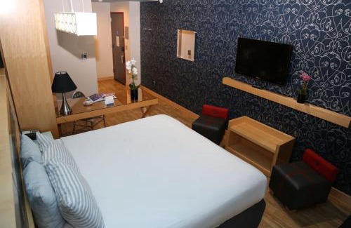 Garment District Hotel | TRYP by Wyndham New York City Times Square - Midtown