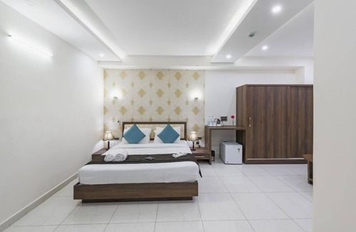 Bommasandra Hotel | TS Royal Grand - Attibele, Hosur