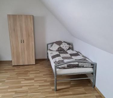 Wolfsburg Apartment | TS1 2-OG Möbilierte Wohnung in Wolfsburgs Zentrum