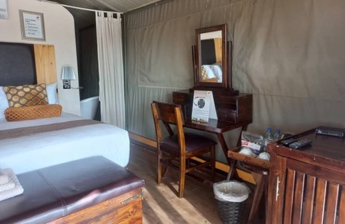 Kgalagadi District Hotel | Tsabong Eco-Tourism Camel Park