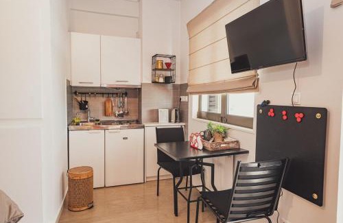 Athens City Centre Apartment | Tsakalof 10 Veranda Kolonaki by Zeussuites