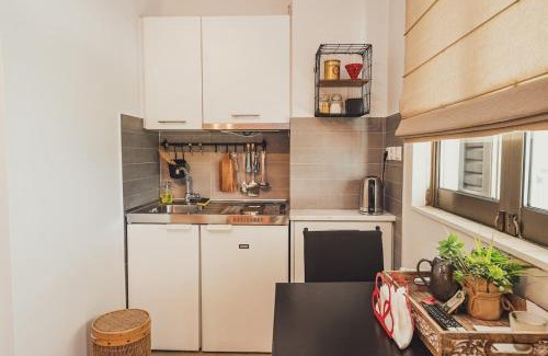 Athens City Centre Apartment | Tsakalof 10 Veranda Kolonaki by Zeussuites