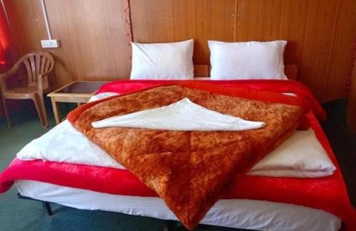 Karzok Bed & Breakfast | Tsomoriri Inn Cottages