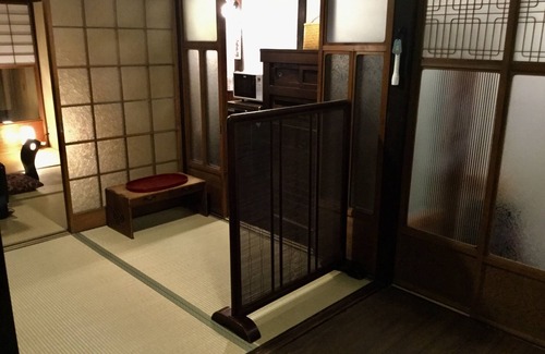 Gion House | TSUBARA - a restored 100 year old Machiya -Elegant.Calm.Lovely- So close to Gion