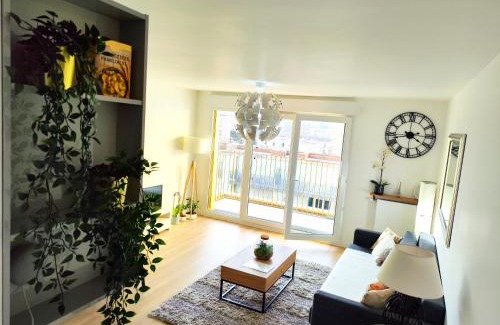 Bagneux Apartment | Tu casa a 10 minutos de París!