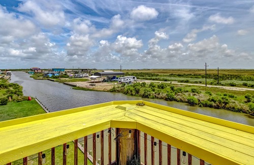 Port Bolivar House | Tuck'd Away - Beautiful home on a canal. Great for fishing!