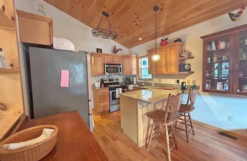 Cherokee House | Tuckasegee Cabin- Riverfront one bedroom