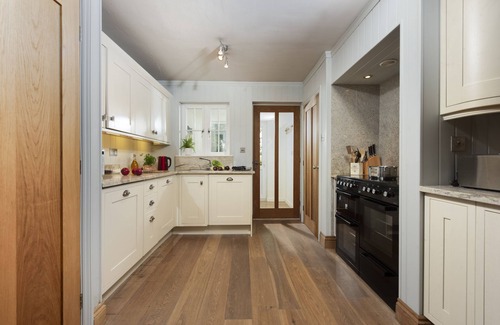 Helston Cottage | Tucked away in a magical corner of Cornwall, South Lodge sits peacefully on the enchanting Bonython