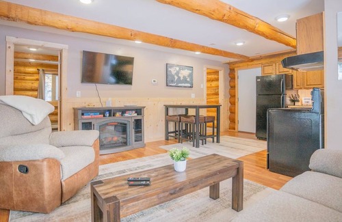 College House | Tucked Away Timber Lower Suite