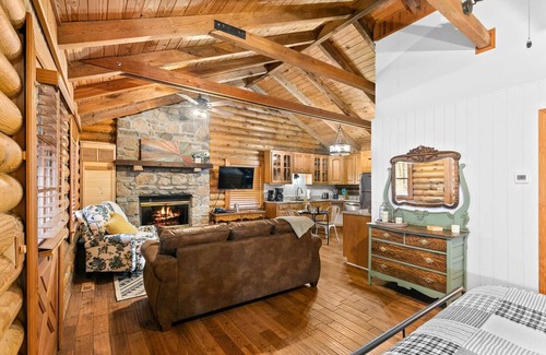Branson Cabin | Tucked In Branson Cabin! King Bed, New Kitchen, Resort Amenities! | 164