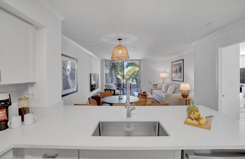 Coral Gables Section Apartment | Tucker at Gables Grand Plaza Miami