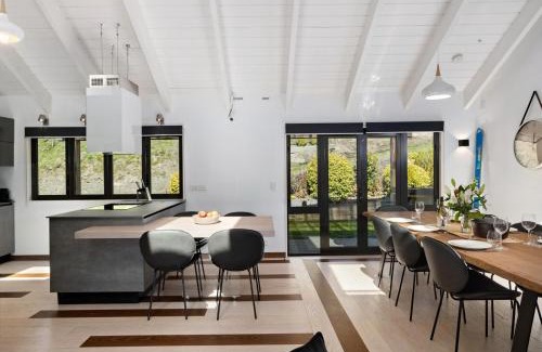 Lower Shotover House | Tucker Beach Haven With Spa