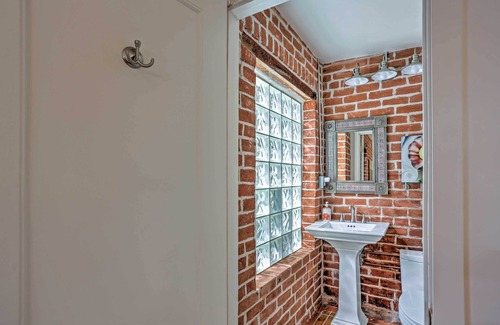 Sam Hughes Cottage | Tucson Cottage w/ Patio < 2 Mi From Downtown & UA!