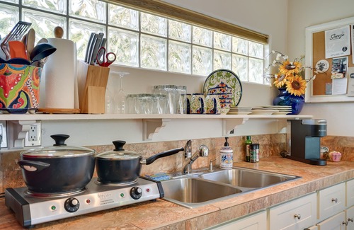 Sam Hughes Cottage | Tucson Cottage w/ Patio < 2 Mi From Downtown & UA!