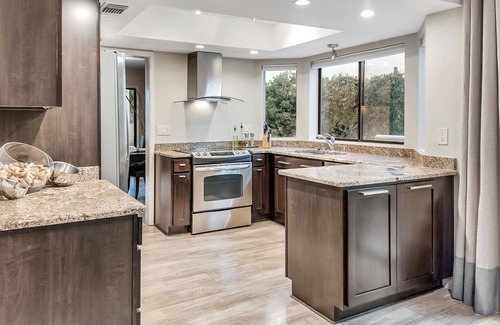 Casas Adobes House | Tucson National golf & biking retreat with private hot tub
