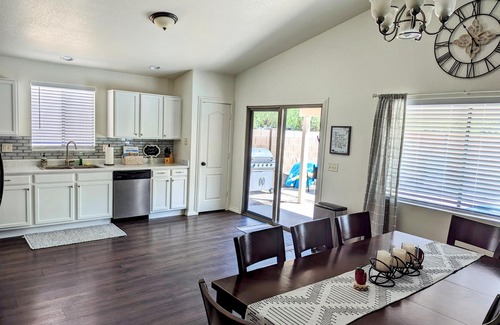 Casas Adobes House | Tucson Retreat- Your Private Oasis in the Desert