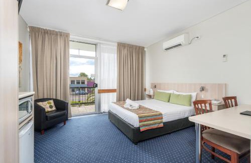 Hamilton Hotel | Tudor Inn Newcastle