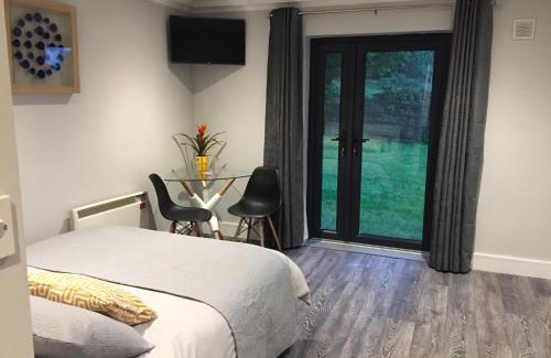 Bunratty House | Tudor Lodge Guest Accommodation