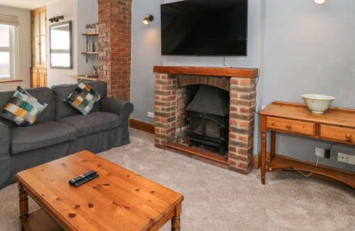 Chippenham House | TUGELA, pet friendly, with a garden in Chippenham