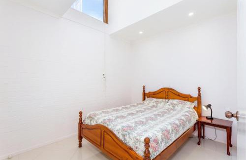 Greenway Apartment | Tuggeranong Short Stay #06C - Sleeps 6