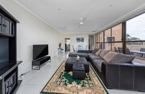 Greenway Apartment | Tuggeranong Short Stay #11