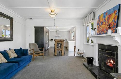 Taupo House | Tui Lodge Exceptional central family accommodation