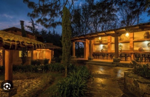 Mazamitla Cabin | Tulipán Cabaña 100% de Lujo con Hermosos Jardines y Fuentes Iluminadas