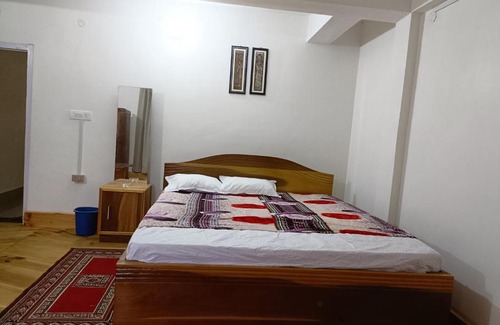 Bomdila House | Tulip Valley Homestay Shergaon