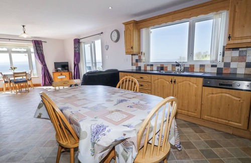 Moville House | TULLYALLY, family friendly, country holiday cottage in Redcastle