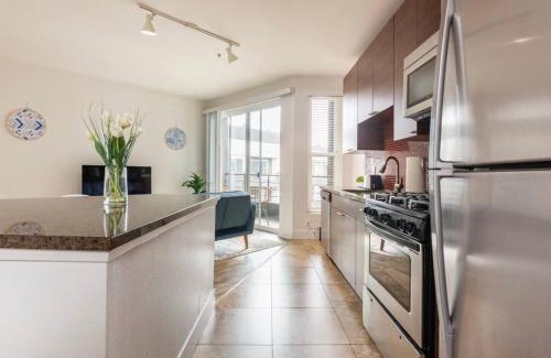 Marina del Rey Apartment | Tulum Vibes 1 Bedroom Apartment near Boats in Marina Del Rey