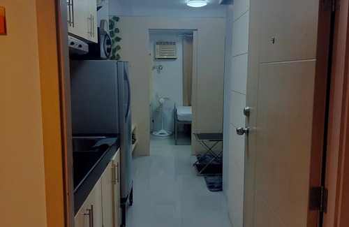 South Triangle Condo | Tum's MPlace Staycation 5th Floor Tower A